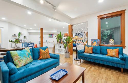 Bainbridge Island House | Lush Garden Home - Private Gym & Ferry Access