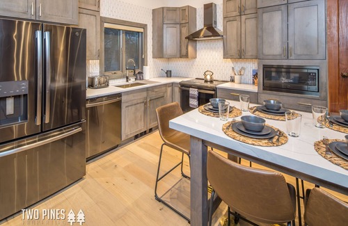 Big Horn House | Lush Ski-in/out Home! Wood Fireplace, Grill, Walk to Resort!