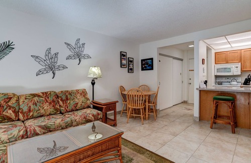 Maalaea Condo | Lush View Condo Just Moments from the Beach