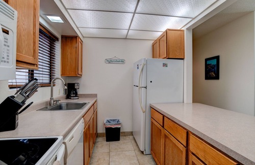 Maalaea Condo | Lush View Condo Just Moments from the Beach
