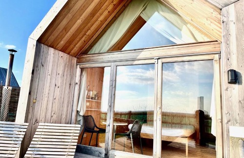 Brightlingsea House | Lushna 10 Classic Suite at Lee Wick Farm Cottages & Glamping