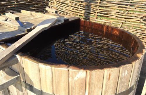 Brightlingsea House | Lushna 3 Petite at Lee Wick Farm Cottages & Glamping