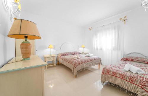 Liscia di Vacca Villa | Lussuosa Dimora Vista Mare con Piscina e Spiaggia a 300 MT