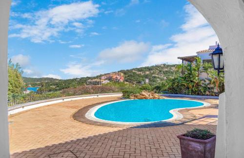 Liscia di Vacca Villa | Lussuosa Dimora Vista Mare con Piscina e Spiaggia a 300 MT