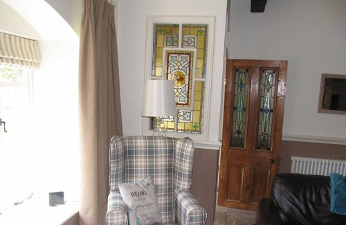 Kildwick Cottage | LUTINBELL COTTAGE with direct access to the Leeds Liverpool Canal