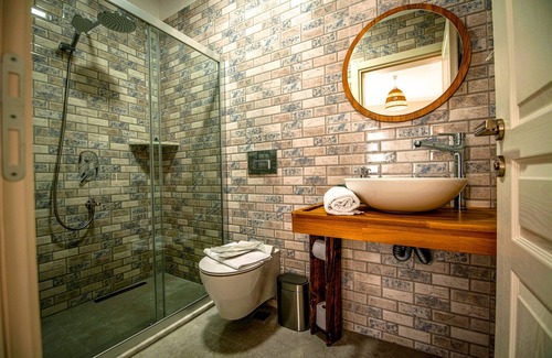 Bozcaada Bed & Breakfast | Lutro Otel
