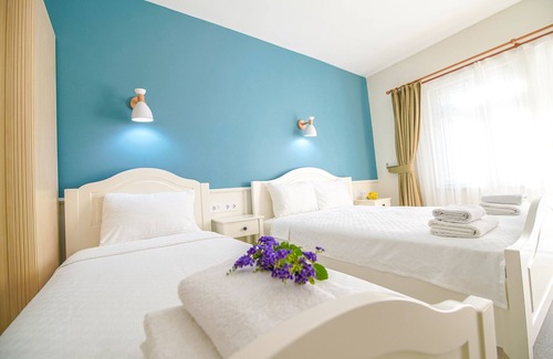 Bozcaada Bed & Breakfast | Lutro Otel