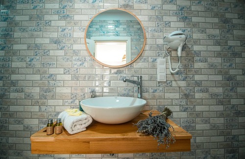 Bozcaada Bed & Breakfast | Lutro Otel