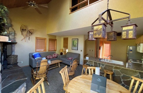 Lutsen House | Lutsen Escape - Spacious deck n' Grill Townhome