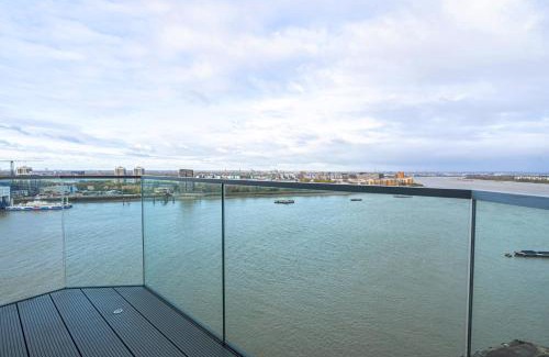 Woolwich Apartment | Lux 2 bed 2 bath with Riverviews