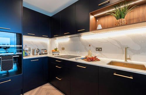 Woolwich Apartment | Lux 2 bed 2 bath with Riverviews