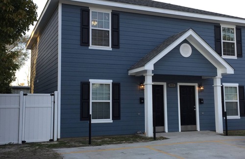 Lake Charles House | Lux 2 Bedroom 2.5 Bath/Dog Friendly 511A