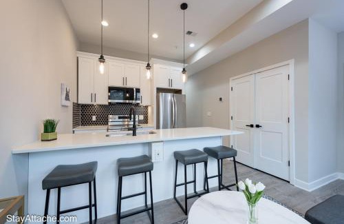 Southeast Apartment | LUX 2BR Apartment in DC with Patio