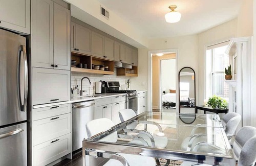 Over-the-Rhine Apartment | Lux 2BR | Downtown | Rooftop Patio | Free Parking