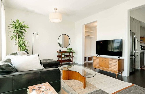 Over-the-Rhine Apartment | Lux 2BR | Downtown | Rooftop Patio | Free Parking