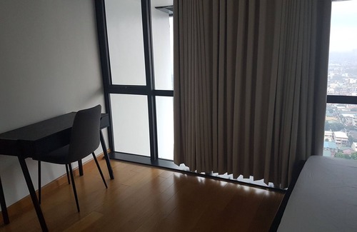 Downtown Apartment | Lux 3 Bedroom Duplex Own Pool Milano Residences Versace Makati Wifi Netflix