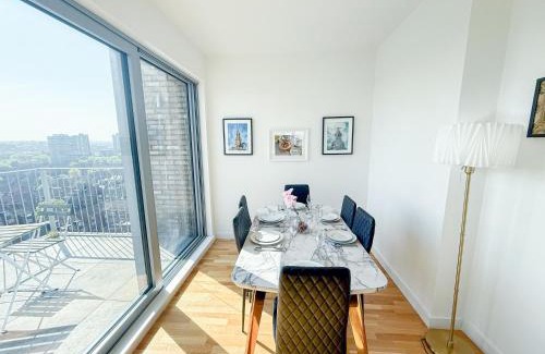 St. Mary's Park Apartment | Lux 3-Bedroom Penthouse in Battersea with 3 Private Balconies near Clapham , Nine Elms