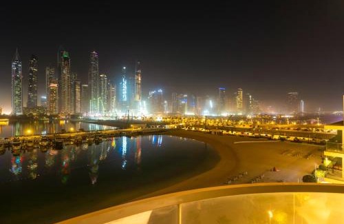 Dubai Marina Apartment | Lux 4 Bed with Views overlooking Private Beach