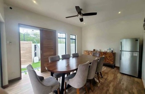Lapu-Lapu Villa | Lux 7 Pool Villa Mactan