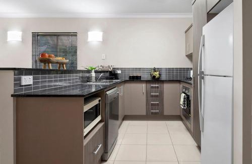 Westcourt Apartment | Lux Apartment Cairns