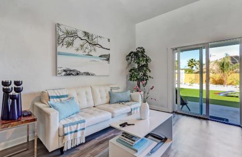 Vilano Beach House | Lux Beach Cabana - Close to Beach & Restaurants