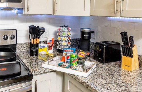 Northeast Raleigh Apartment | ⭐️ Lux Boho Chic Free Parking/Wifi