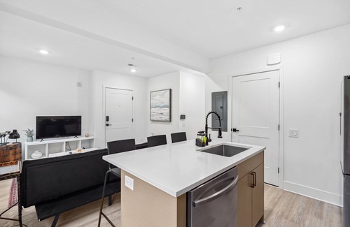 Brookland Bed & Breakfast | LUX Brookland Retreat | Close to Shops Restaurants