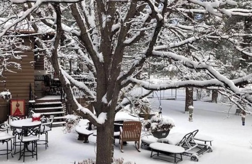 Flagstaff House | LUX Cabin on 6 beautiful acres. BEST IN FLAGSTAFF! Large groups welcome!