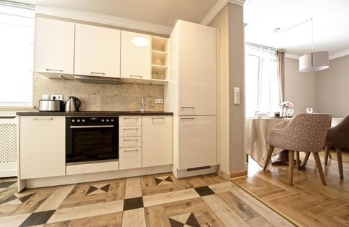Kreuzberg Apartment | Lux Central 1BD Terrace Oasis