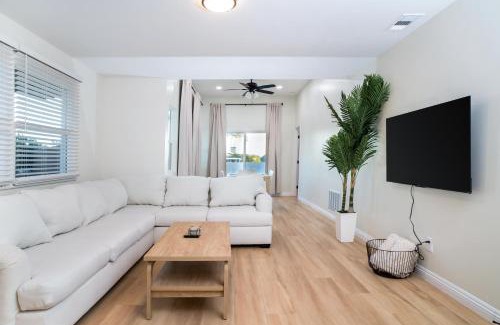 Clairemont House | Lux Coastal Getaway, Brand New, Central Location