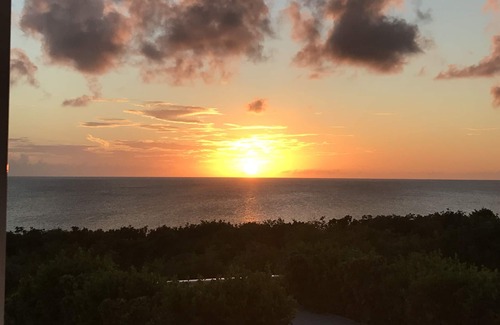 James Cistern Condo | Lux Condo w/Views, Beach, Htd Pool, Pickleball, Gym,Walk to Restaurant