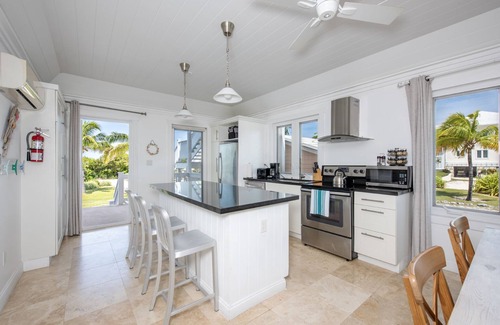 James Cistern Condo | Lux Condo w/Views, Htd Pool, Priv. Beach, Golf Cart, Kayaks, AS SEEN ON HGTV