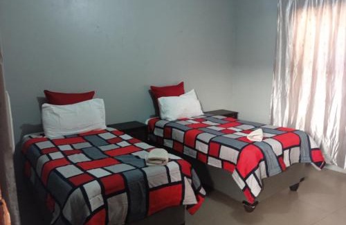 Bronkhorstspruit Bed & Breakfast | Lux contractors accommodation