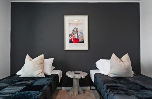 Del Valle House | Lux Cozy Home l SE Austin near F1-COTA-ABIA-Tesla