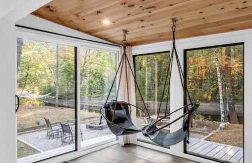 South Casco House | LUX Designer Private Waterfront Crooked River SEBAGO