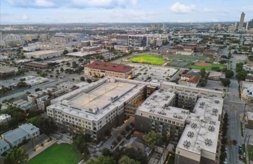 Fort Worth Apartment | Lux Downtown Fort Worth Retreat, Resort Style Pool, Gym and Parking