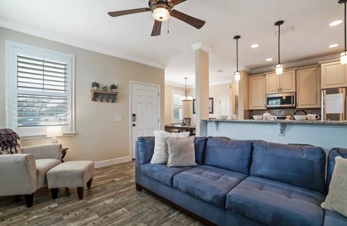 Lincolnville House | Lux Downtown St. Aug Getaway - Walkable, Pet Friendly, Parking, Sleeps 6