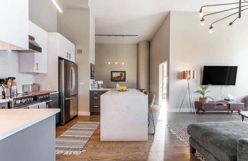 The Loop Condo | LUX Dtown Penthouses 9bd/9ba Sleep 25+Parking+Pool