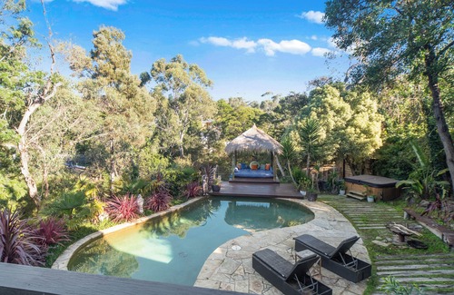 Mount Eliza House | Lux Escape on the Peninsula - Pool, Spa & Nature