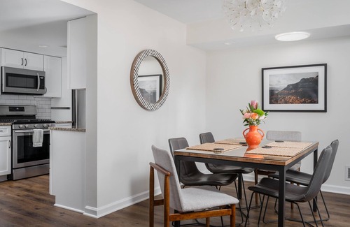 Piedmont Heights House | Lux Family-Friendly Midtown Bungalow 3BR/2BA - 5 min walk to Beltline!