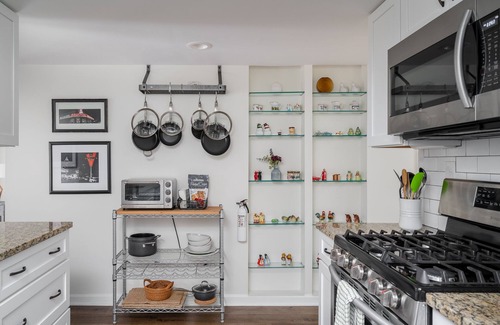 Piedmont Heights House | Lux Family-Friendly Midtown Bungalow 3BR/2BA - 5 min walk to Beltline!