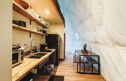 Lakeside House | Lux Glacier Dome Hot Tub Sauna Walk 2 FlatheadLake 45 mins from Glacier