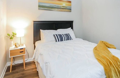 Fairfax Apartment | Lux Highrise in Fairfax GMU Blissful Home