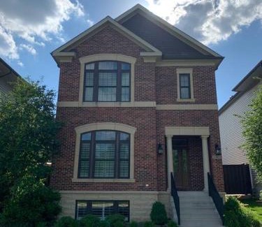 Ashburn House | LUX HOME 5 BD, GIFT CARD, GAME ROOM, and more!