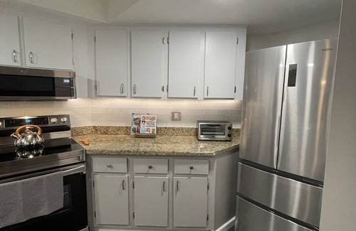 Delray Beach Condo | Lux King Bed Suite, Modern Condo Delray Beach. DRClub - 25% Off Summer