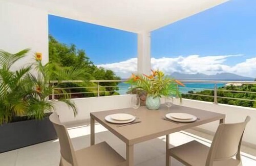 Punaauia Apartment | Lux Mare with Concierge