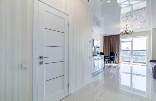 Dnipro Apartment | Lux Most City Area, Panoramic city View