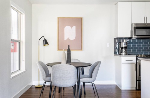 Old Mountain View Apartment | Lux Mountain View 1BR w/Gym, Pool, Parking, near Transit, by Blueground