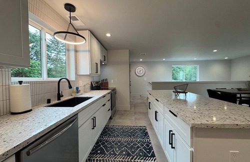 Burley House | LUX NEW 2-bedroom house with AC, WiFi in enchanting Gig Harbor