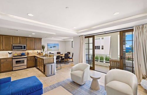 San Clemente Apartment | Lux Oceanview Retreat with Bikes & Walk to Beach